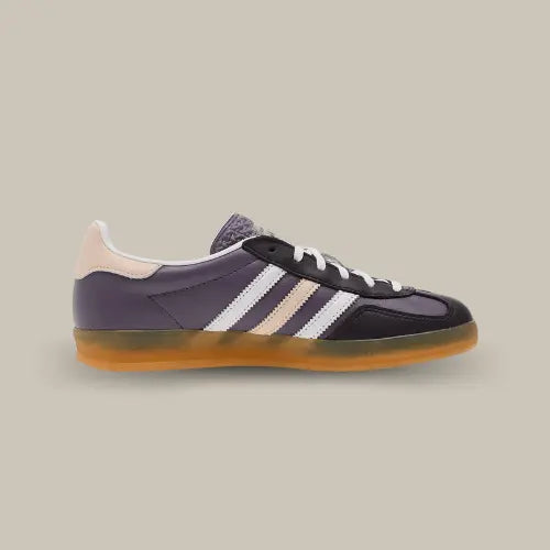 La Adidas Gazelle Indoor Shadow Violet Wonder Quartz vue de côté avec son coloris violet.