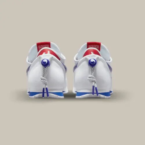 L'arrière de la Nike Cortez CLOT Forrest Gump avec la protection en nylon blanc et le lock lace Yin Yang.